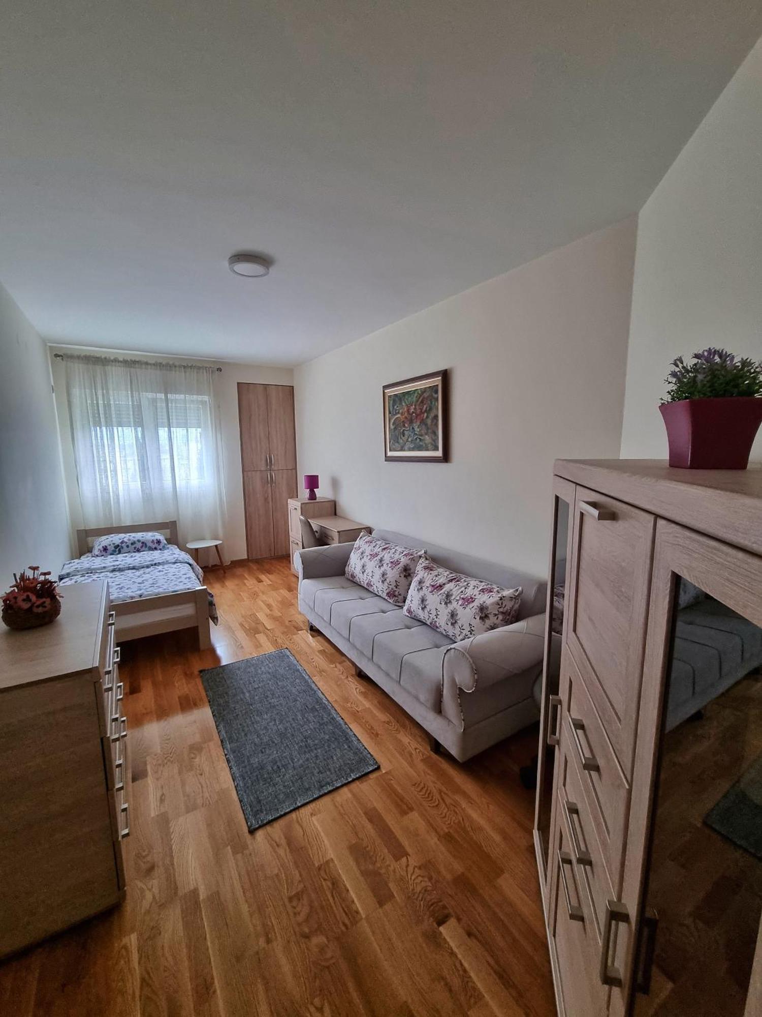 Riverside Apartment Podgorica Eksteriør billede